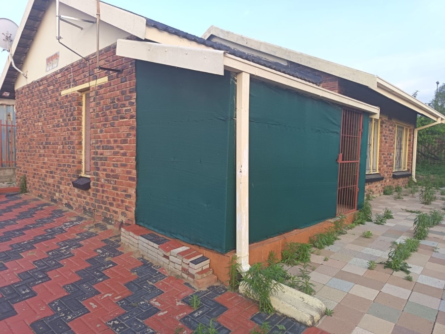 3 Bedroom Property for Sale in Maokeng Free State